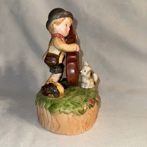 Vintage Musical Figurine‎ Boy with Cello Dog Umbrella Money Sack Christmas 1985 - Picture 3 of 7